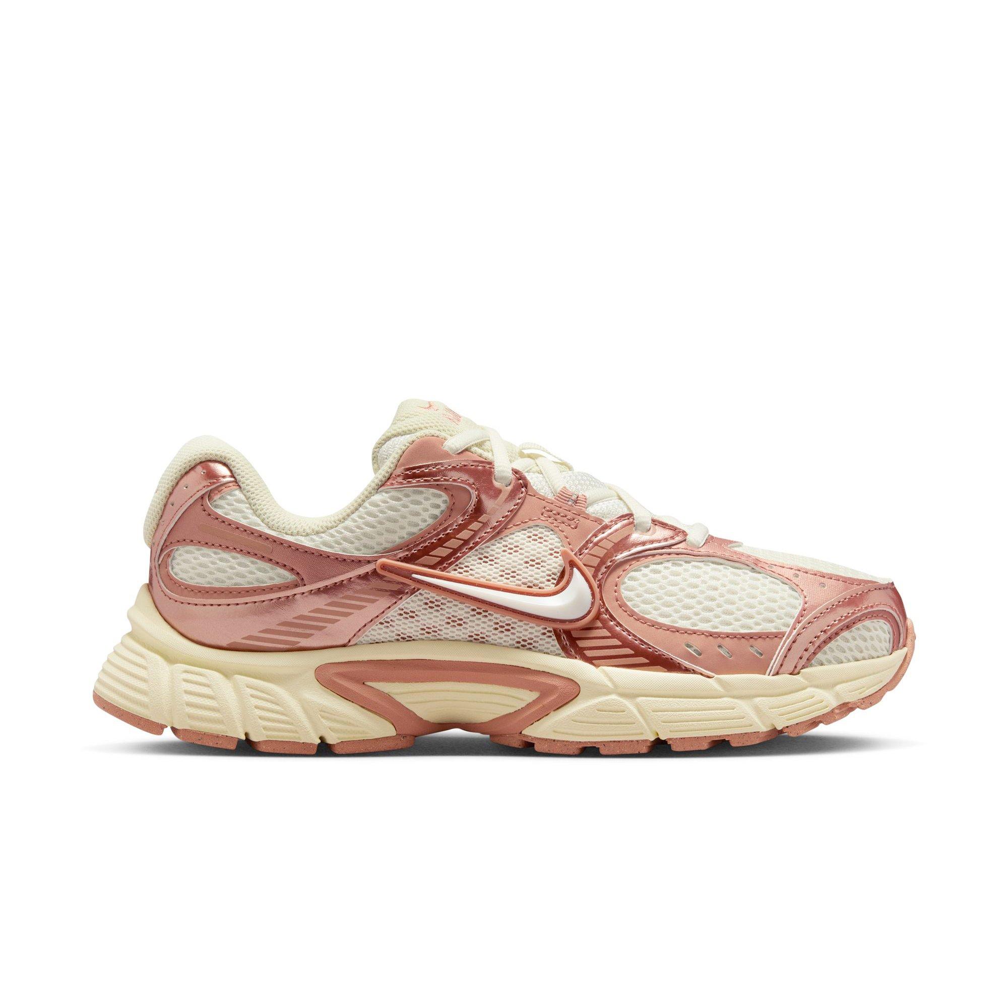 Nike V5 RNR Women's Chunky Foam Runner Shoe | Hibbett